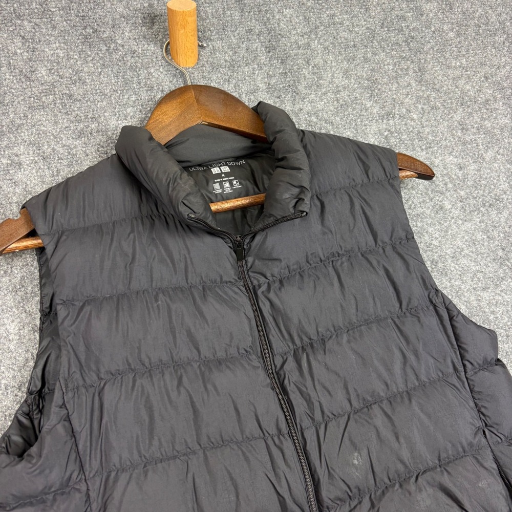 Uniqlo Ultra Light Down Vest Mens Medium Black Puffer Gilet 211-460916